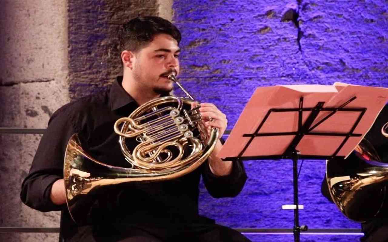 come è morto, padre, madre, Sanremo 2024