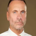 età, altezza, canzoni, moglie, figli, FantaSanremo