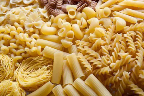 Vermi nella pasta: quali sono i rischi per la salute?