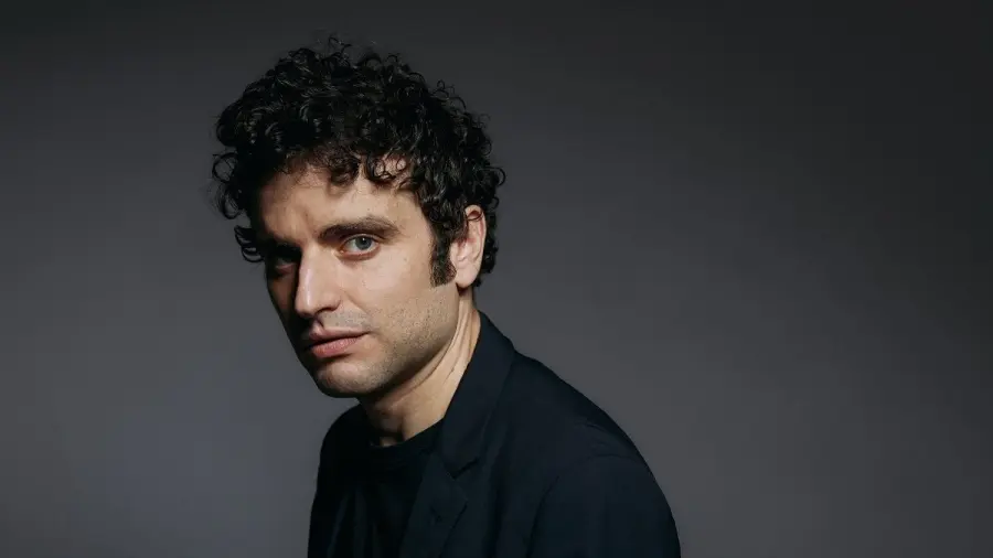 Giuseppe Tantillo, chi è l'avvocato Angelo in Mare Fuori 4? Età, film, agenzia, fidanzata, Instagram