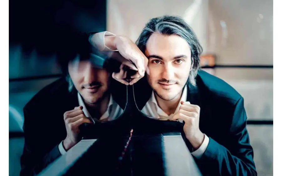 Alexander Gadjiev: età, concerti, Facebook, piano, moglie