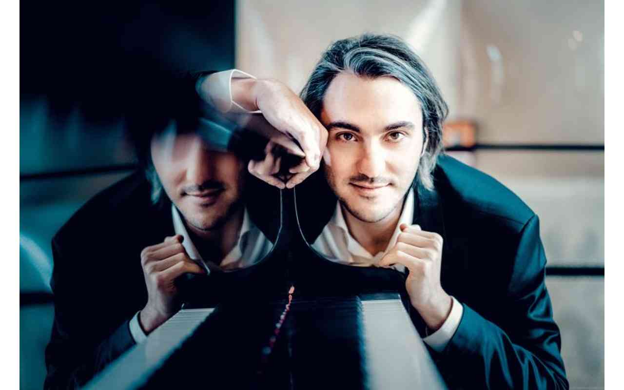 Alexander Gadjiev: età, concerti, Facebook, piano, moglie