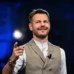 età, programma, carriera, moglie, figlie, Instagram, Sanremo