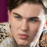 età, origini, Mare Fuori, Instagram, aggressione, Le Iene