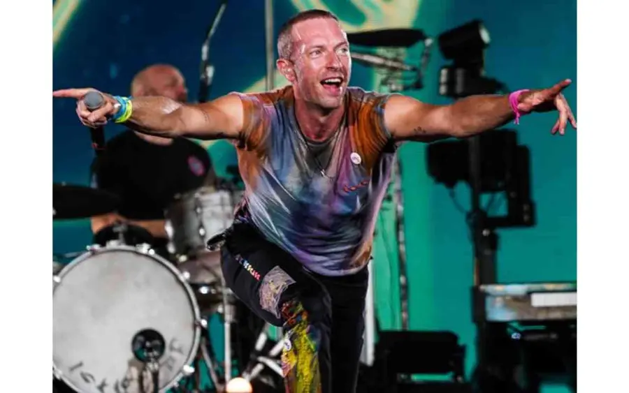 I Coldplay incantano il Maradona con Napule è di Pino Daniele - VIDEO