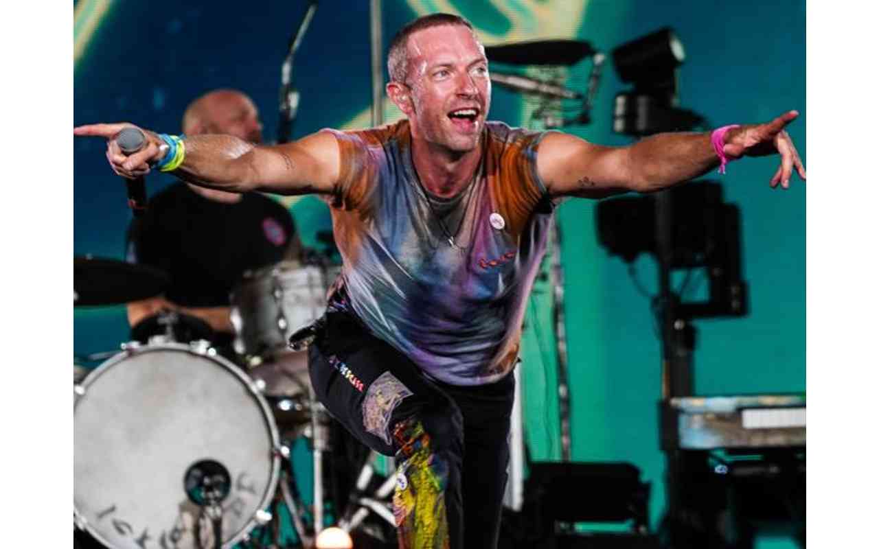 I Coldplay incantano il Maradona con Napule è di Pino Daniele - VIDEO