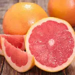 Pompelmo a colazione fa dimagrire? La risposta della scienza