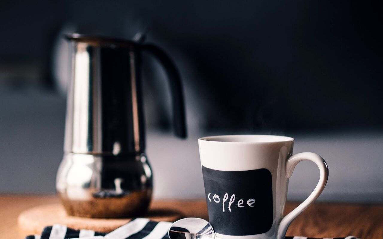 Bere caffè senza zucchero fa davvero bene? L'incredibile verità