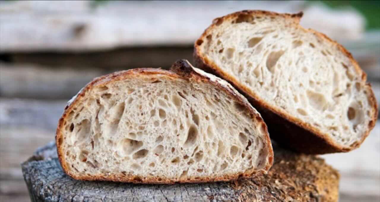 Mangiare tanto pane ogni giorno a quali conseguenze può portare? Ecco la risposta