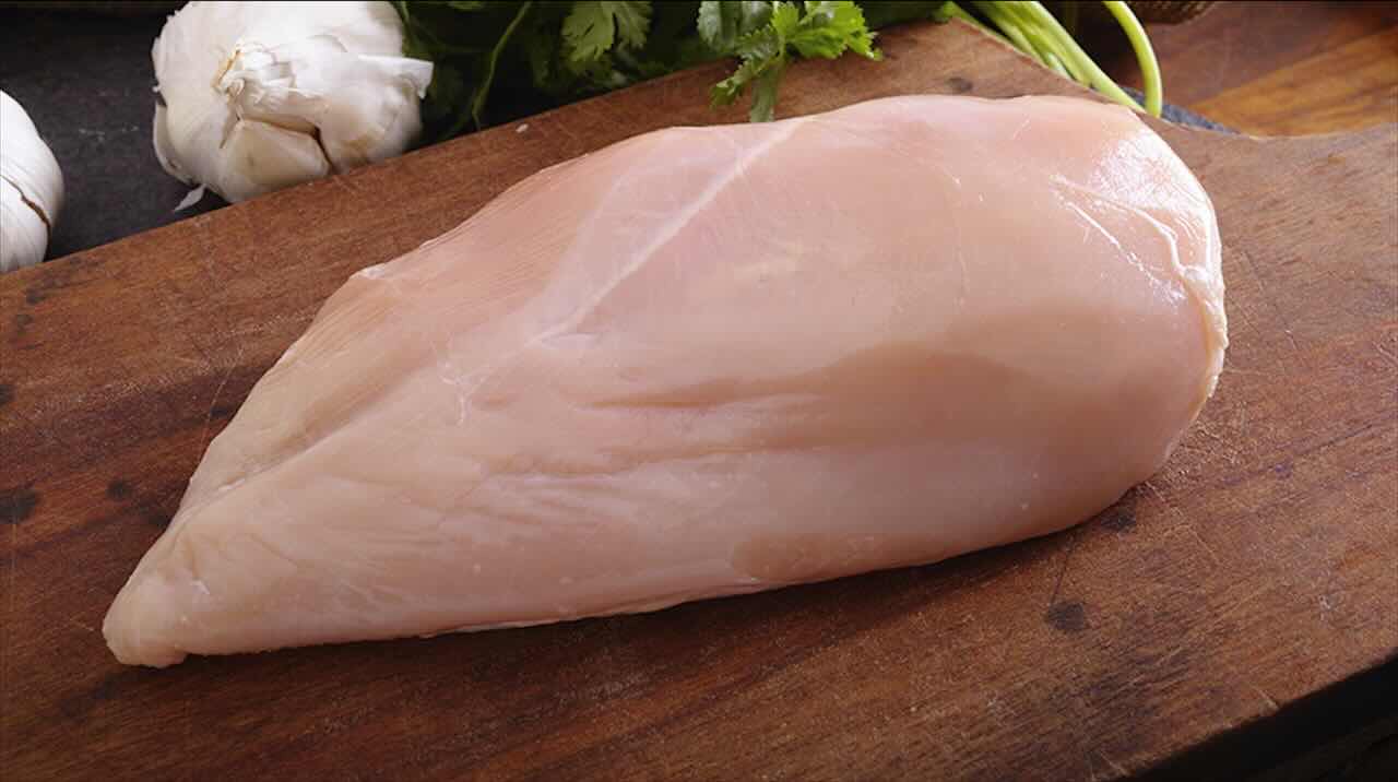 Il petto di pollo può avere delle controindicazioni? Ecco cosa dicono gli esperti