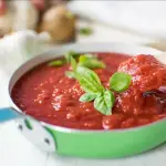 La passata di pomodoro può portare ad un bruciore di stomaco? Ecco la verità