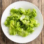 L’insalata è veramente un alimento poco calorico? Ecco la risposta