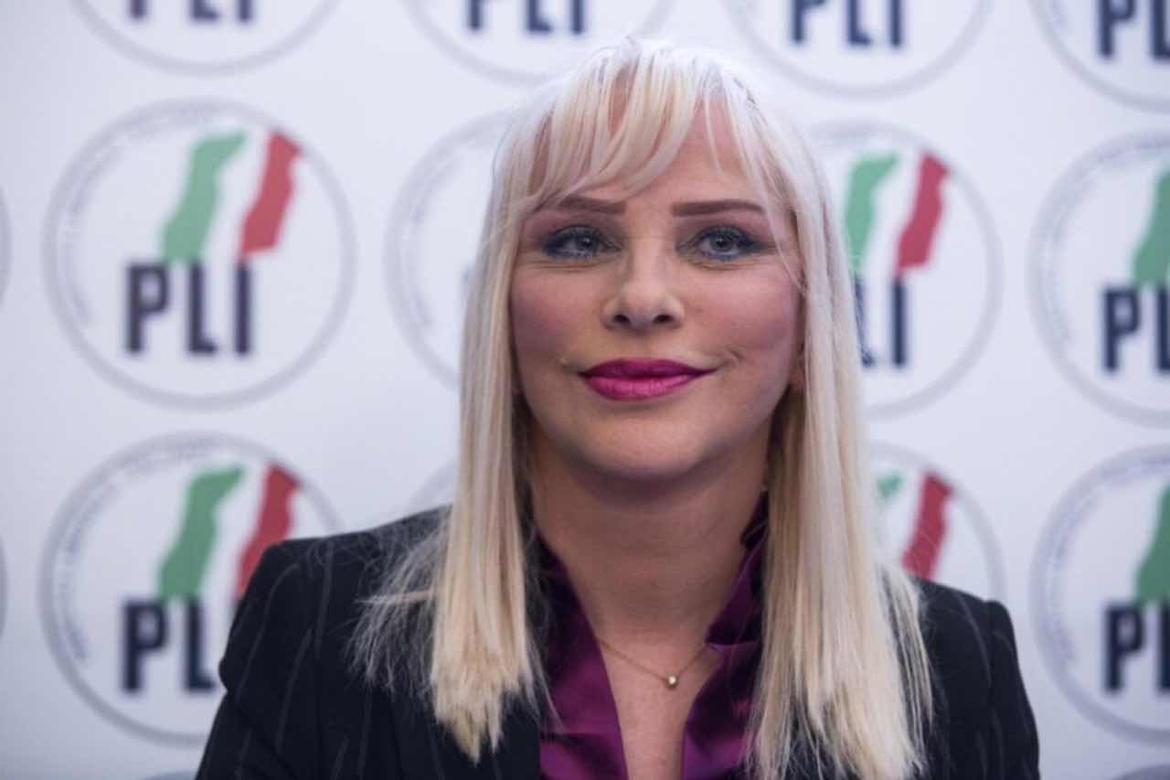 Ilona Staller chi è: età, carriera, politica, vita privata, Cicciolina
