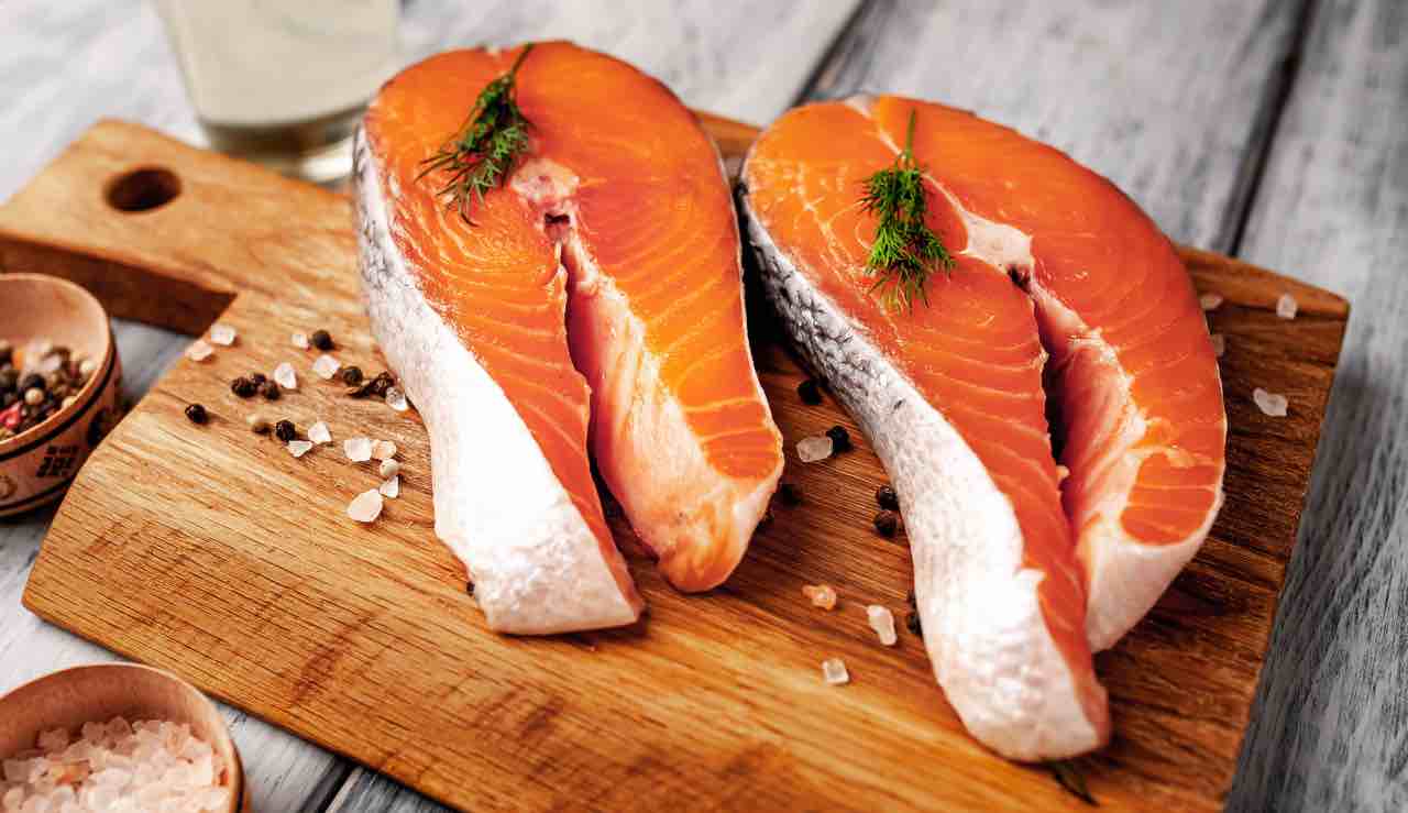 Salmone: ecco cosa succede se lo si mangia tutti i giorni