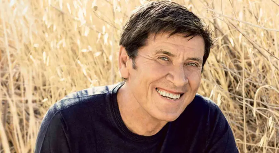 Gianni Morandi Sanremo 2024: età, moglie, figli, canzoni, meme